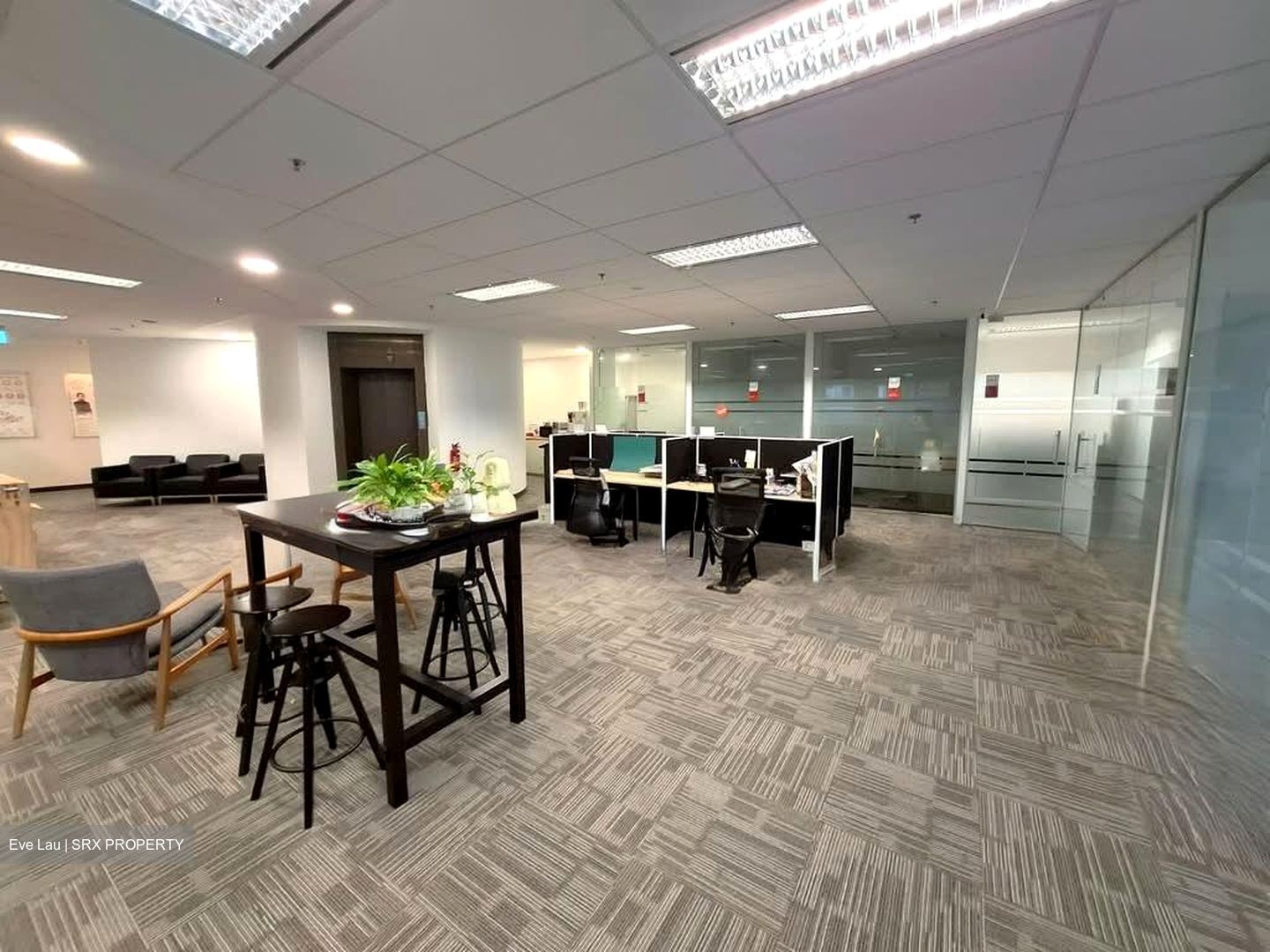 United Square (D11), Office #618738011